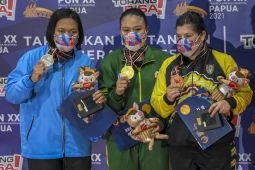 PON Papua: Sabet tiga emas, tim gulat Jatim separuh jalan capai target