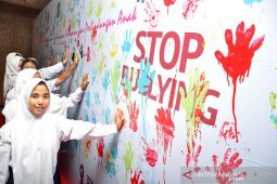 Hindari perundungan, orang tua diminta batasi jam main daring anak