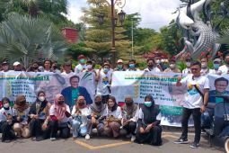 Bagi-bagi bunga, Cak Imin Fans Surabaya dukung Muhaimin Iskandar maju Pilpres 2024