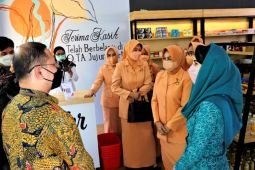 Ketua PKK Jatim Arumi Bachsin resmikan ruang bermain dan penitipan anak ASN