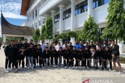 Pengurus lepas PSP Padang  U-17 ke Piala Soeratin nasional di Malang