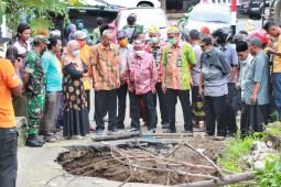Bupati Situbondo segera bangun jembatan darurat penghubung dua desa yang ambruk