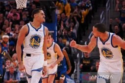 Playoff NBA: Stephen Curry pimpin Warriors gandakan keunggulan atas Nuggets