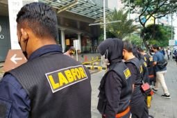 Labfor Polda Jatim cari lokasi api pertama kebakaran Tunjungan Plaza 5