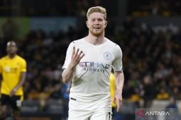 Liga Inggris: Manchester City hajar Wolves 5-1 dan selangkah menuju gelar