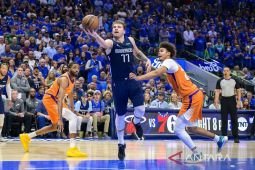 Semifinal Wilayah NBA: Mavericks imbangi Suns 2-2 usai rebut gim 4