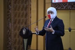 Khofifah imbau bupati/wali kota  gencar vaksinasi dosis dua dan tiga