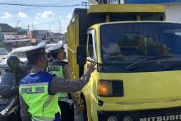 Polres Batu awasi lalu lintas hewan ternak untuk antisipasi PMK