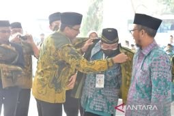 Gus Muhdlor berangkatkan kloter terakhir jamaah calon haji Sidoarjo