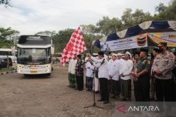 Jamaah haji Probolinggo dilepas dari objek wisata Miniatur Ka'bah