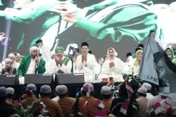 Ribuan orang bershalawat bareng Habib Syech peringati hari jadi ke -104 Kota Mojokerto