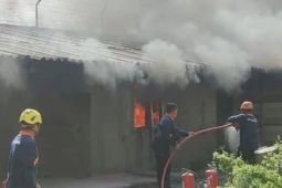 Gudang penyimpanan bahan baku kembang api di Madiun terbakar