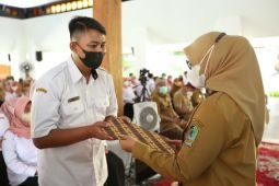 Bupati Banyuwangi serahkan 958 SK PPPK guru
