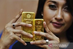 Senin, harga emas Antam naik tipis Rp1.000 per gram