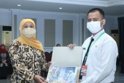 Gubernur Khofifah ajak PNS bekerja melebihi tupoksi
