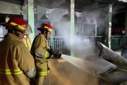 Mobil Avanza ludes terbakar saat ditinggal pemiliknya shalat