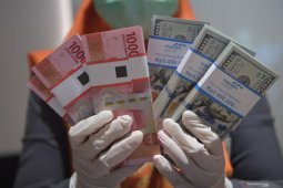 Awal pekan, rupiah menguat ditopang surplus neraca dagang