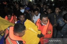 Tim SAR gabungan perluas pencarian korban kapal terbakar