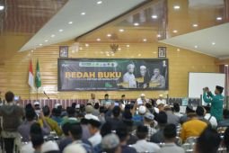 1 Abad NU, PCNU Situbondo bedah buku karya Kiai Azaim