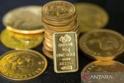 Emas menguat hentikan penurunan lima hari beruntun
