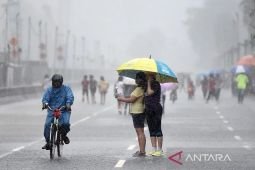 Surabaya hari ini berpotensi hujan petir