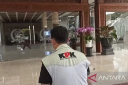 KPK geledah rumah ketua, wakil ketua DPRD dan mantan Pj Sekdaprov Jatim