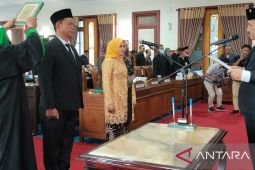 DPRD Tulungagung lantik dua anggota PAW