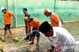 BPBD Pamekasan turunkan tim bantu bersihkan lumpur sisa banjir