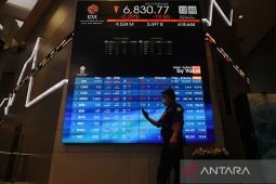 IHSG hari ini menguat jelang rilis neraca perdagangan dalam negeri