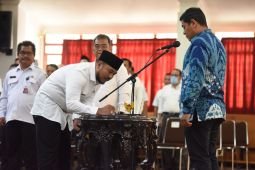 Mas Abu lantik tiga pejabat Pemkot Kediri