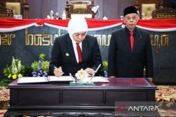 Gubernur Khofifah terima rekomendasi DPRD Jatim terhadap LKPJ 2022