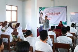 Bekali ilmu menulis, santri dapat pelatihan teknik dasar jurnalistik