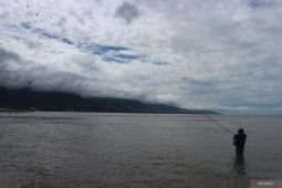 Cuaca berawan payungi mayoritas kota besar Indonesia