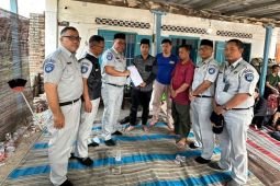 Jasa Raharja serahkan santunan korban kecelakaan kereta api vs mobil