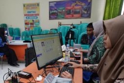 Keliling sekolah, Disdukcapil Kota Madiun "jemput bola" rekam KTP-el