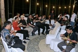 Jokowi jamu penggiat seni makan malam ala Chef Arnold di IKN