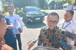 Anas akan evaluasi penerapan "single salary" di KPK-PPATK