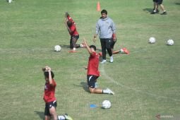 Indra berterima kasih  kepada pelatih-pelatih klub Liga 1