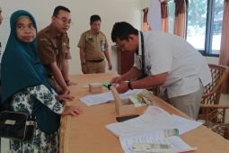 Pemkab Madiun dampingi pedagang pasar dan ritel bermitra dengan Bulog