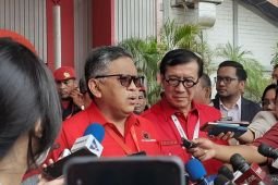 Hasto ungkap Ganjar ke Surabaya bertemu orang spesial
