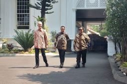 Jokowi menghidangkan soto hingga es laksamana mengamuk untuk bakal capres