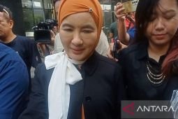 Nicke Widyawati irit bicara usai diperiksa KPK