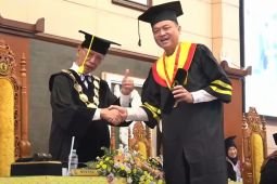Norbertus Simon raih magister hukum di UWKS dengan predikat "terpuji"
