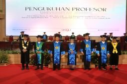 Unej kukuhkan lima guru besar fokus dengan tema pelestarian alam