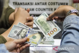 Dolar menguat di tengah ekspektasi Fed pertahankan suku bunga