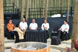 Jokowi bersama menteri awali pagi ketiga di IKN