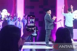 Segmen dua debat selesai, Gibran ajak pendukungnya bersorak