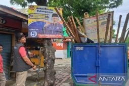 Bawaslu Bangkalan tertibkan APK langgar aturan