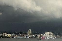 BMKG: Wilayah Jawa Timur berpeluang hujan deras