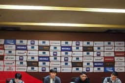 Shin akui permainan timnas  pada babak pertama kurang kompak